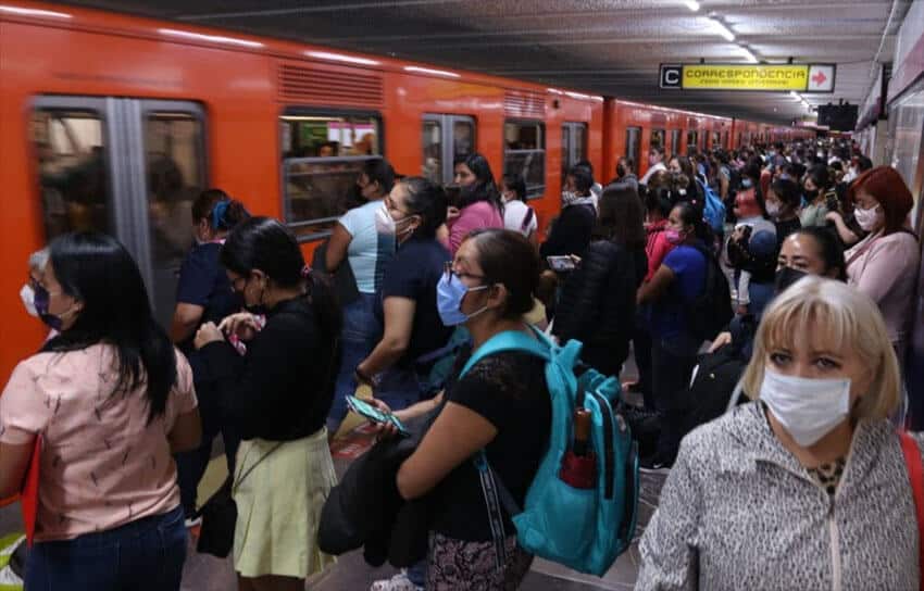 Line 1 at rush hour.
